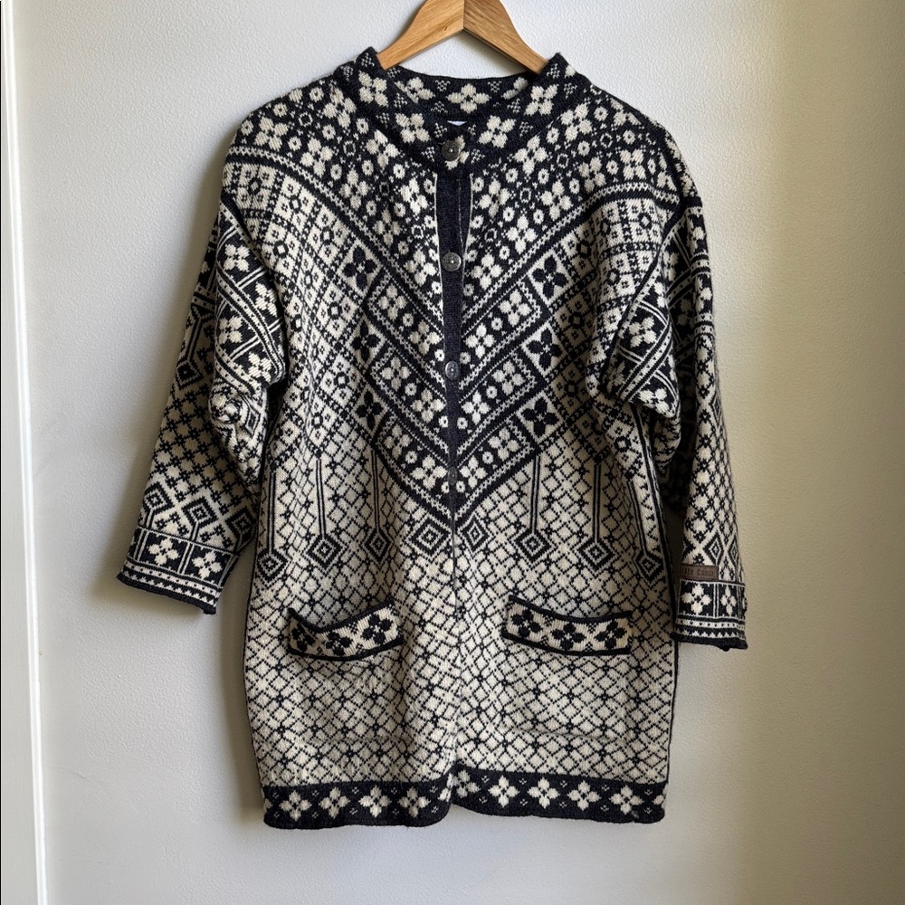 Black and Cream Patterned Cardigan